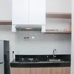 Modern 1Br At Ciputra World 2 Apartment By Travelio